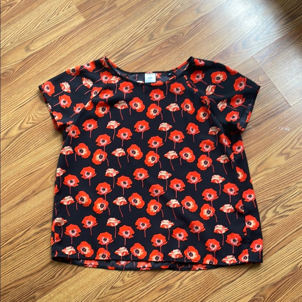 Poppy Cabi blouse. Split back. Size large.
